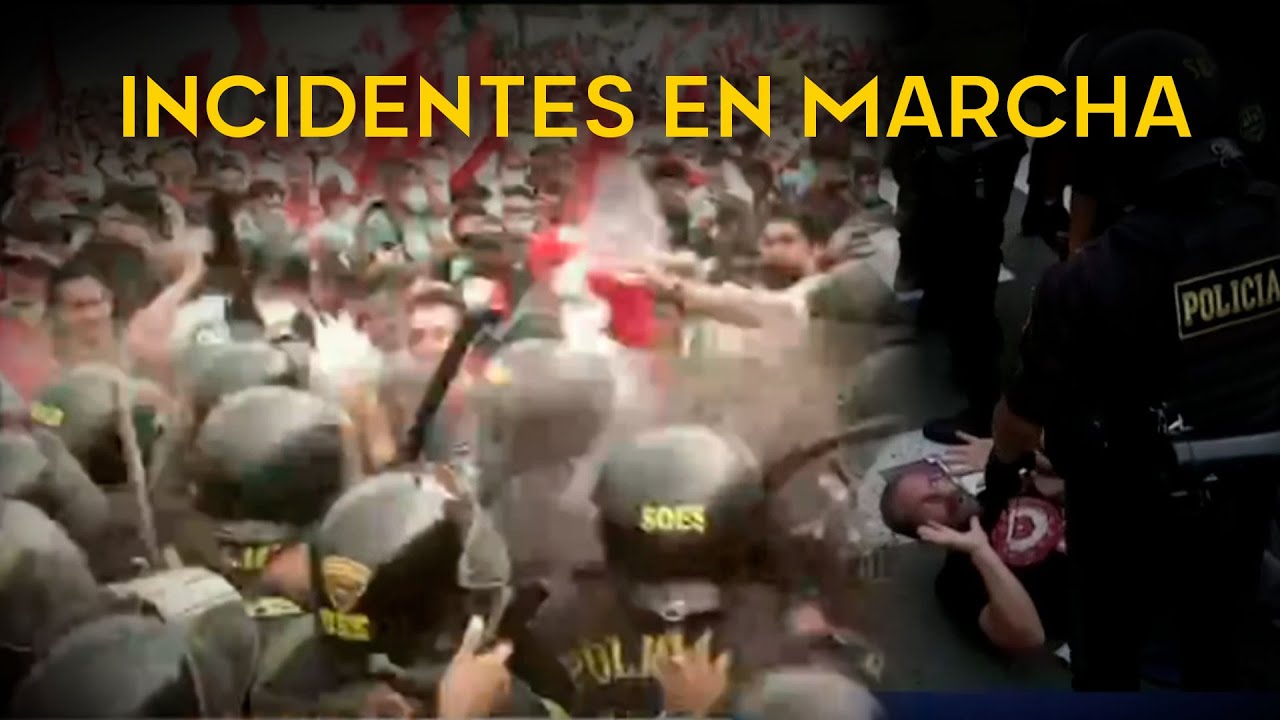 Manifestantes rompen cord&oacute;n policial en marcha en rechazo a Pedro Castillo en Lima