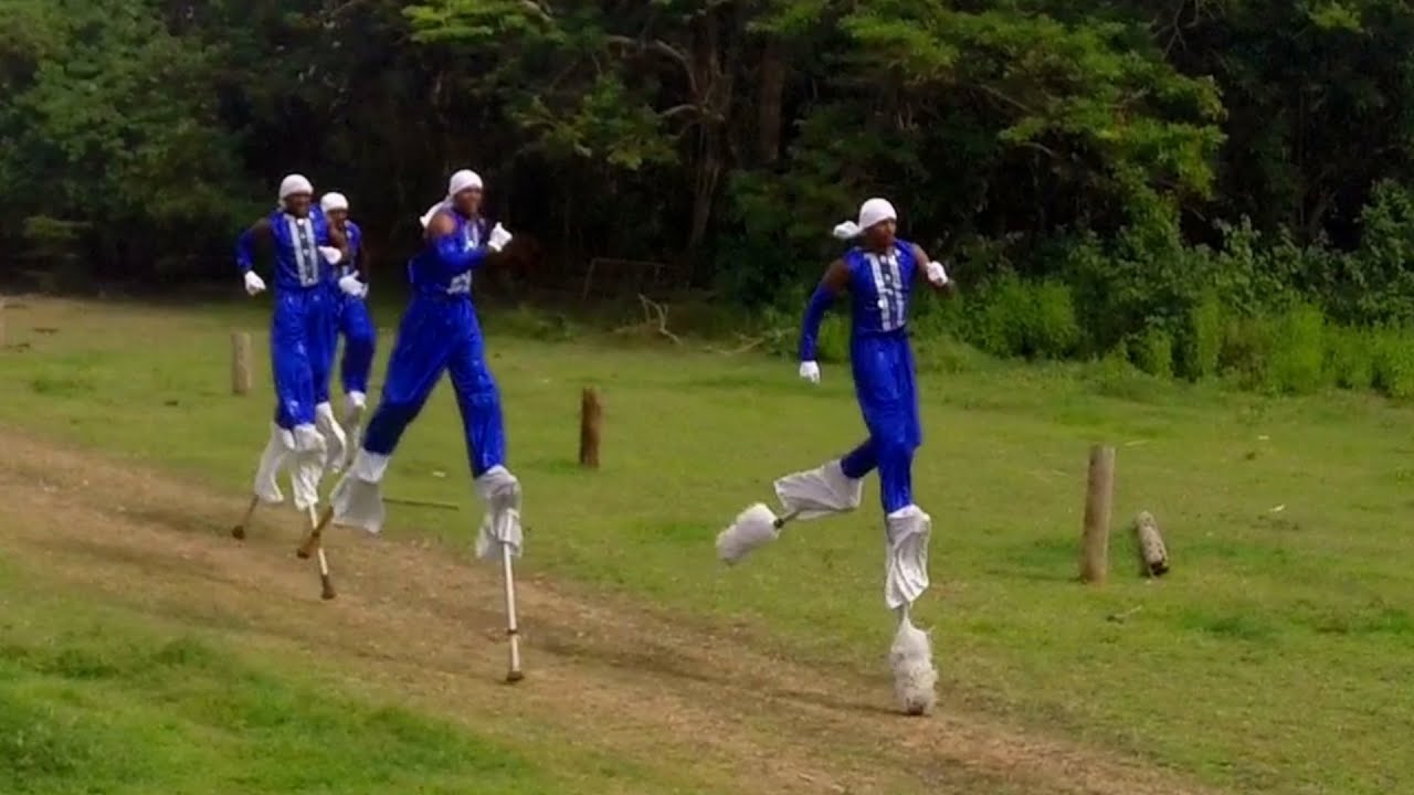 Stilt Walkers : The Race
