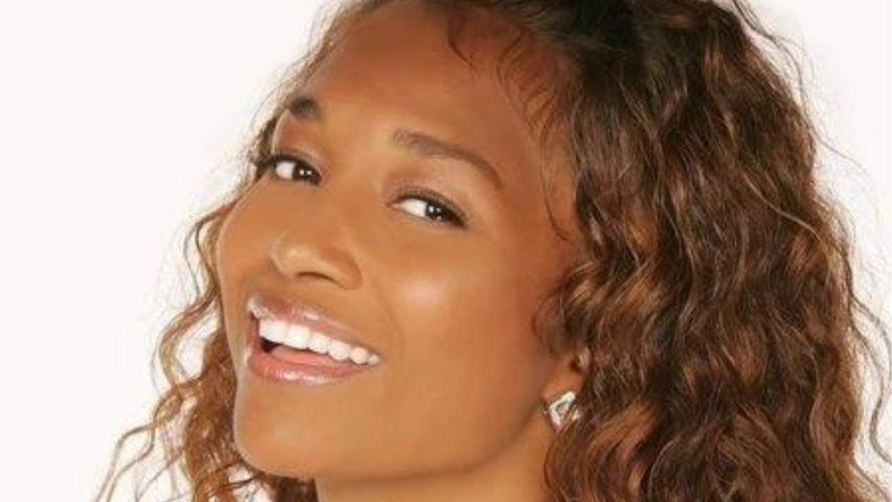 13 Sexy Photos of Rozanda Chili Thomas
