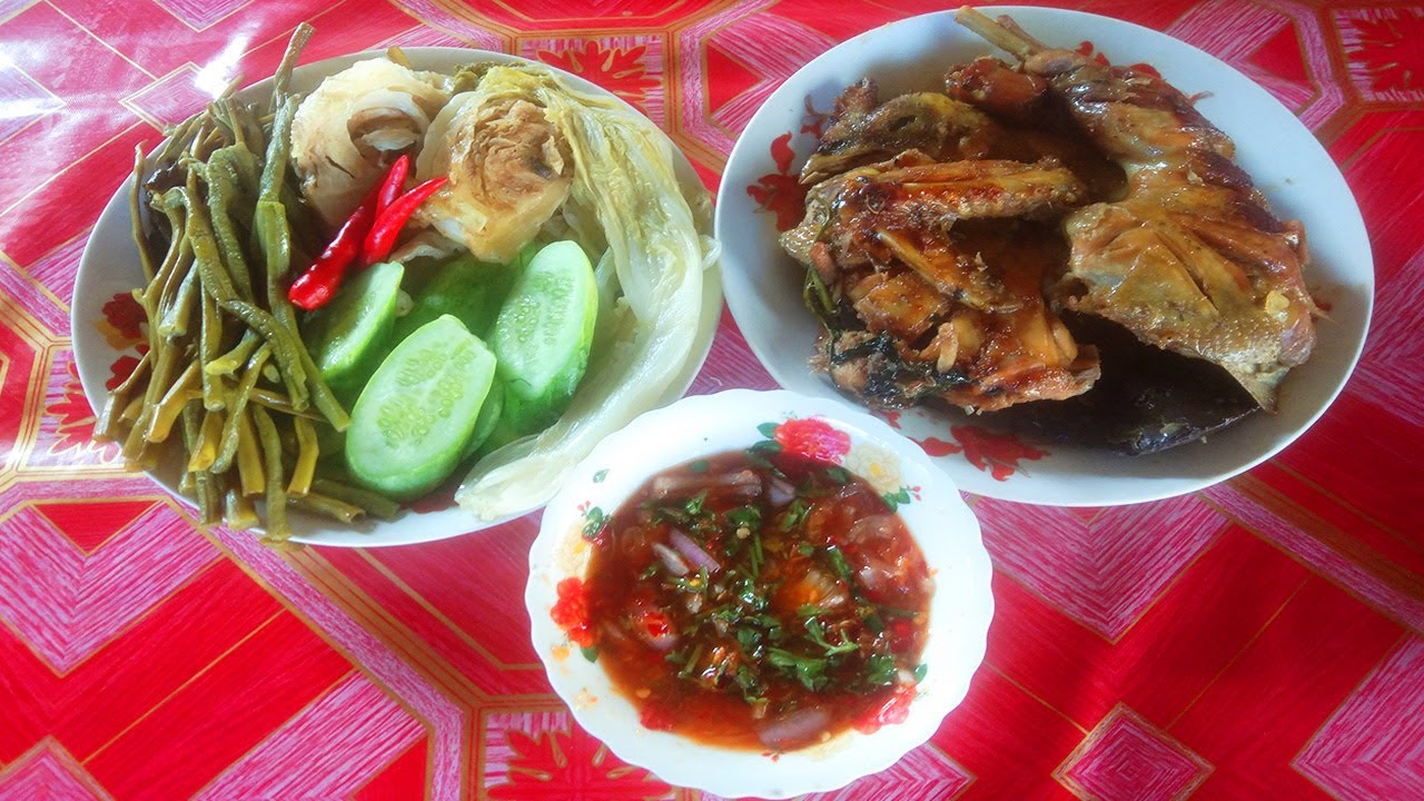 Creative Grill Chicken With Cabbage Cucumber Waterconvolvulus & Long Bean Very Delicious