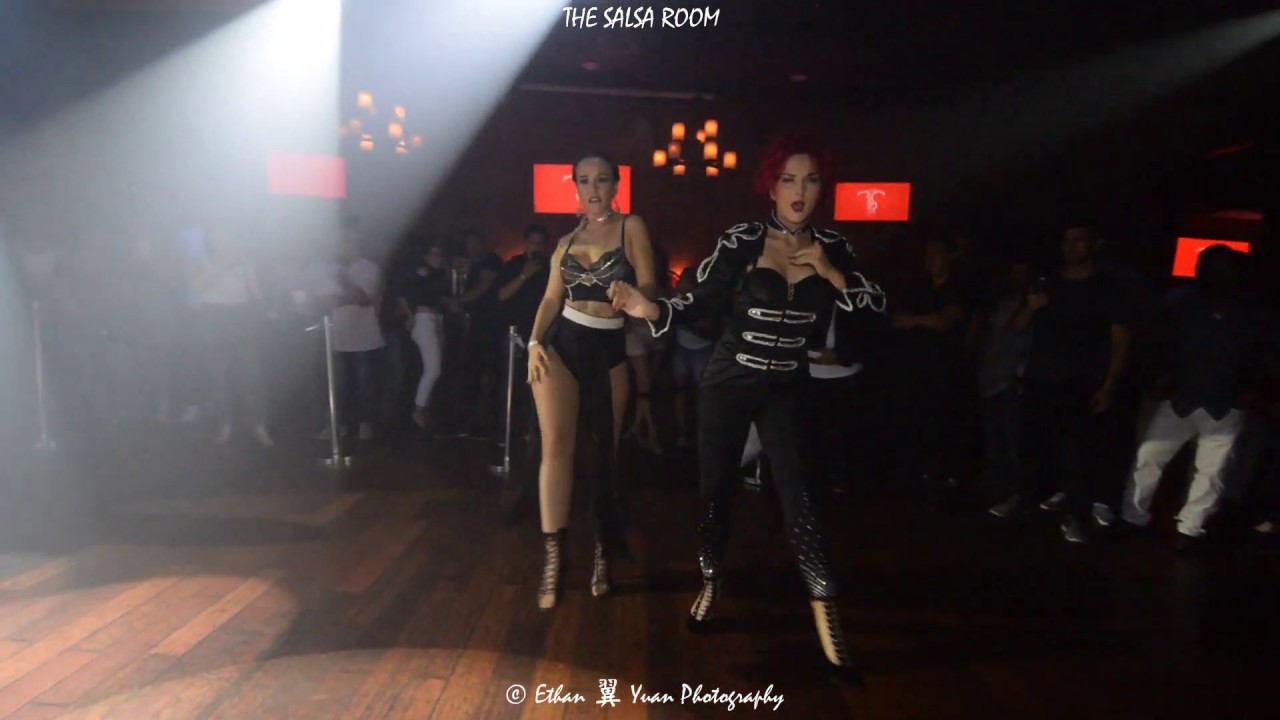 MAGDA & VALERIA (Poland & Italy) Performance [Juan Luis Guerra - Senales De Humo] @ THE SALSA ROOM