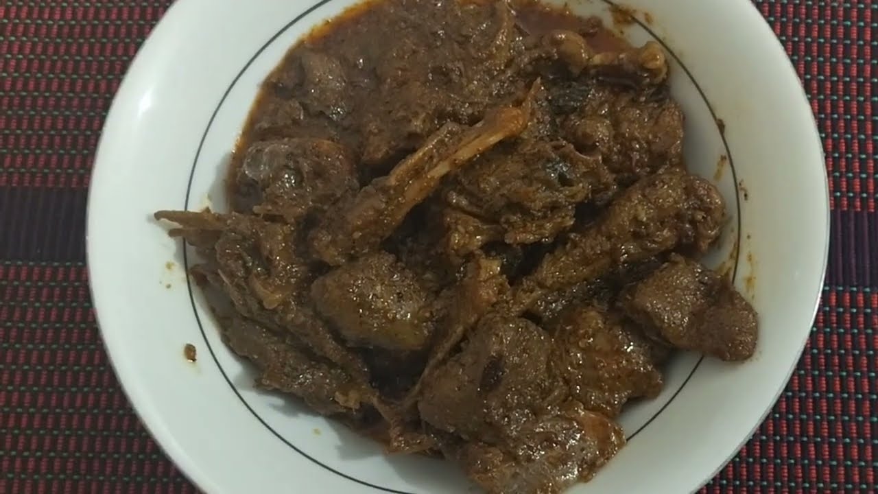 আজকে আপনাদের সাথে শেয়ার করতে যাচ্ছি হাঁসের মাংসের বিন্দালু। অরজিনাল স্বাদ এবং রেসিপি সহকারে। 