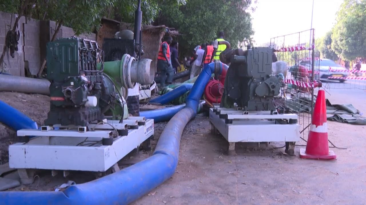 Residents reinforce riverbanks as Chad's capital braces for floods