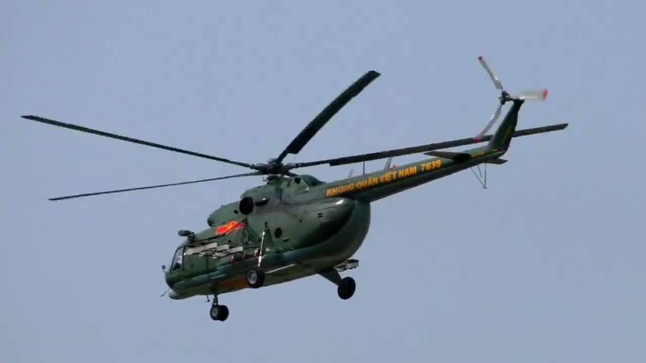 TRỰC THĂNG MI-8/17 RƯỚC CỜ MỪNG CHIẾN THẮNG ĐIỆN BIÊN PHỦ 2024.