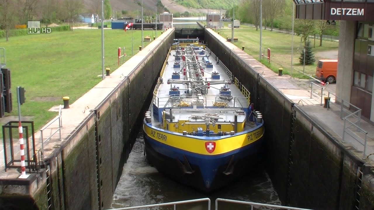 Schepen op de Moezel / Shipspotting on the Moselle / sluis / lock / Detzem / time lapse