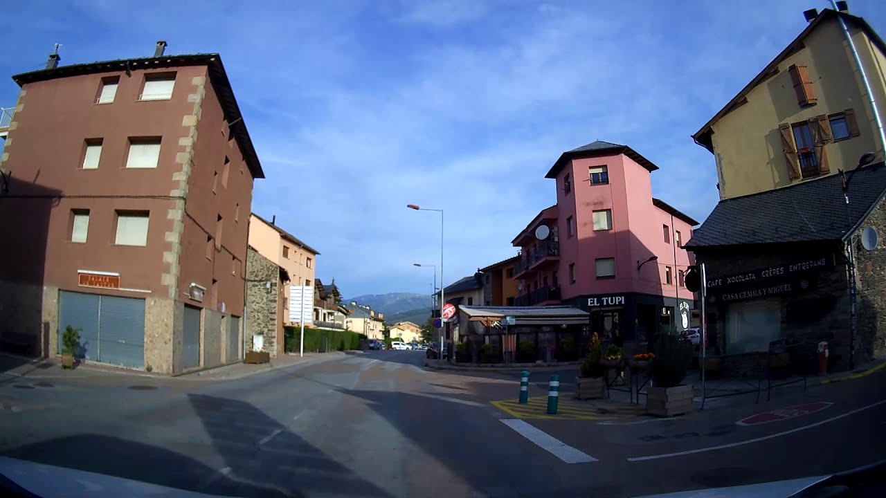 Cruzando Llivia o Llívia 2