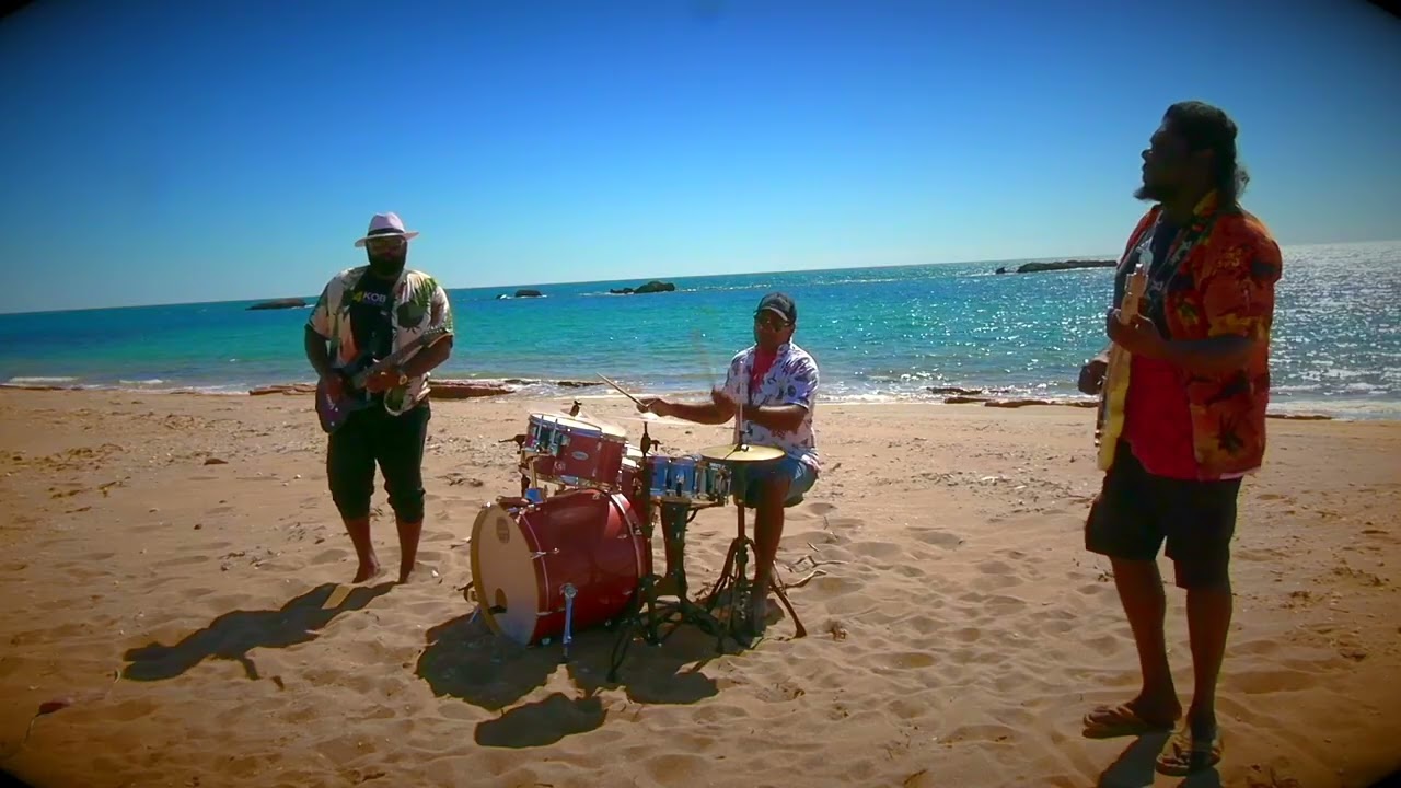 Family Shoveller Band ( island breeze)