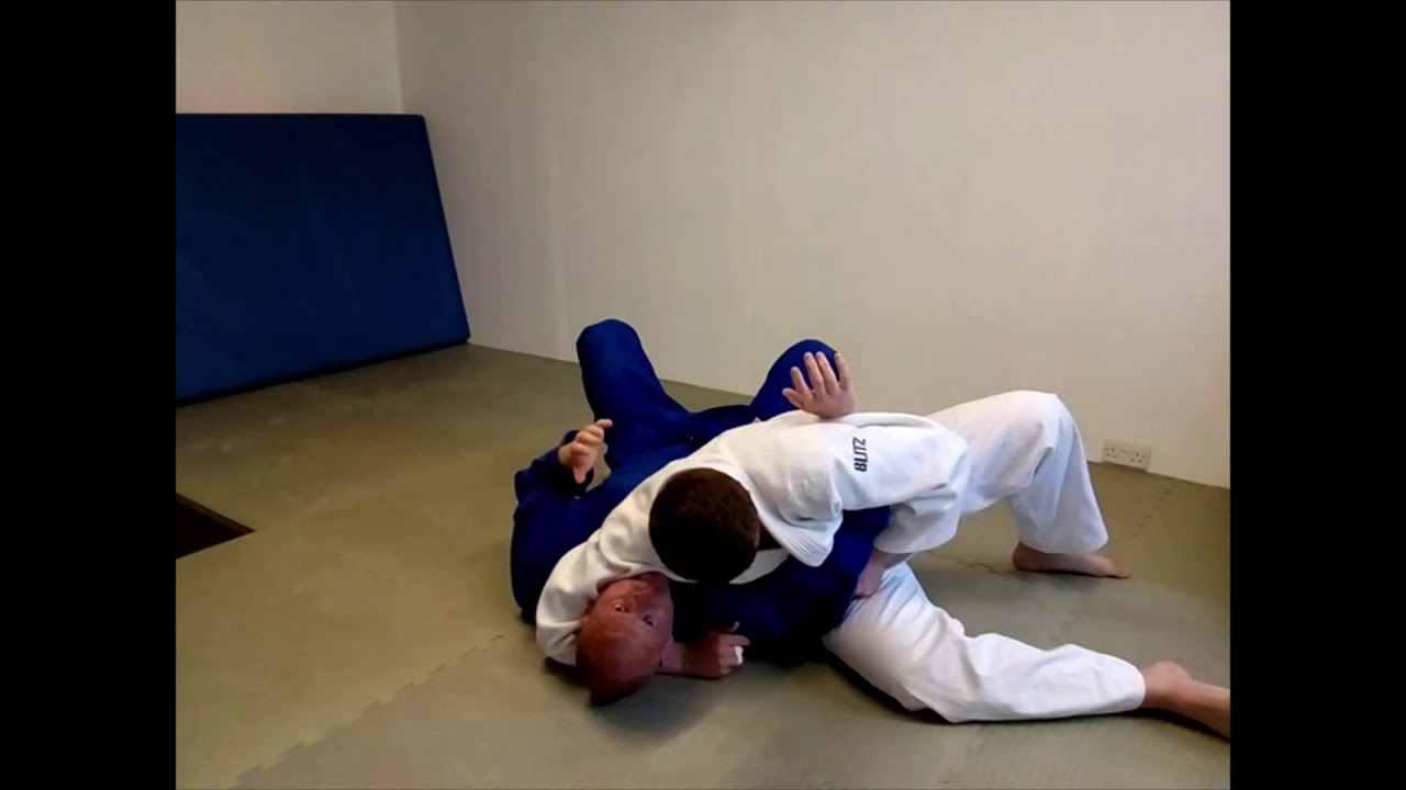 Judo... How to escape Kesa Gatame hold, Newaza (Groundwork)