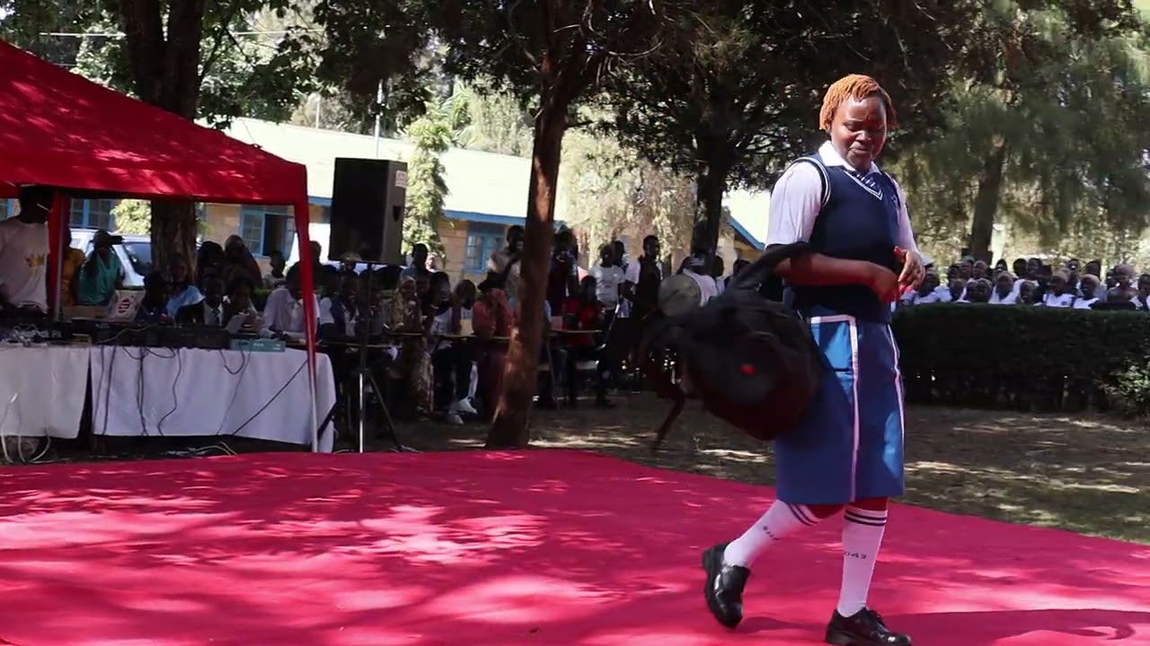 Lecturer in high school uniform at MERUCO