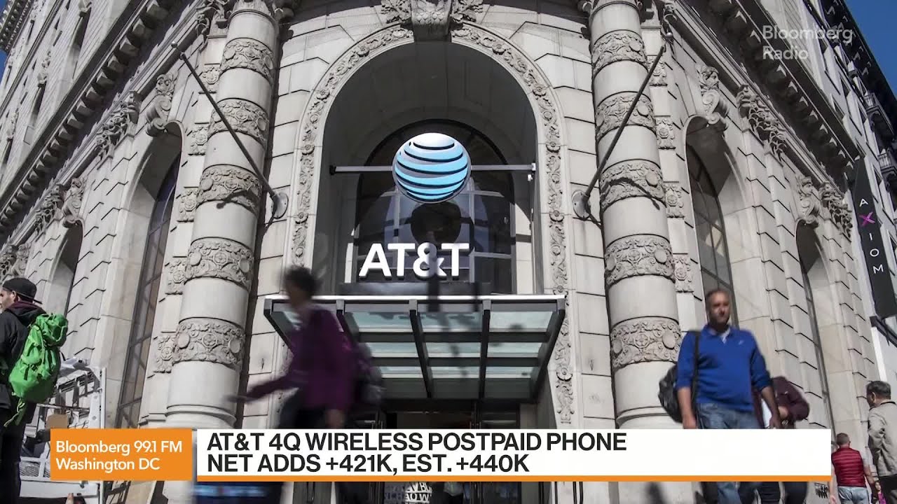 AT&T Revenue Beats Estimates, Buoyed by Broadband Strength