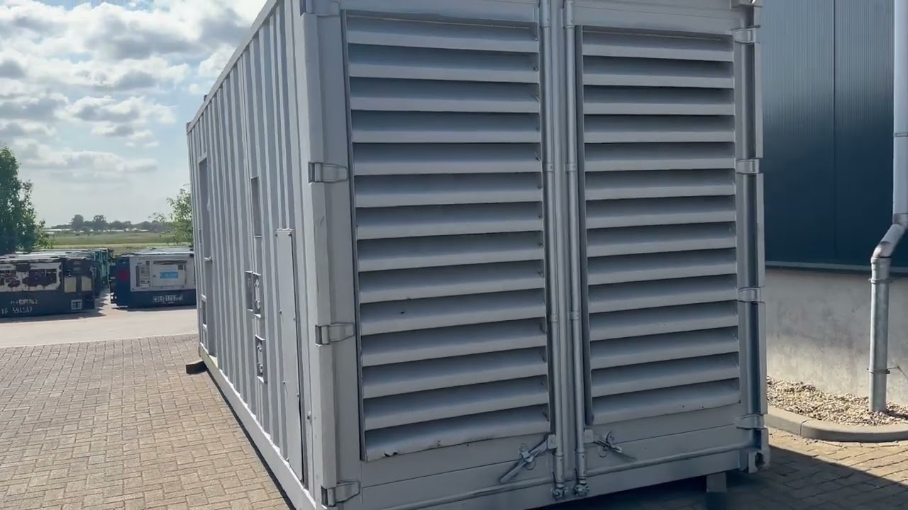 Cummins KTA 50 G3 Stamford 1400 kVA generatorset in 20 ft container stocknr 5371