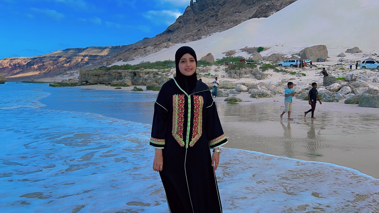 ماريا قحطان في اروع مناطق جزيرة سقطرى