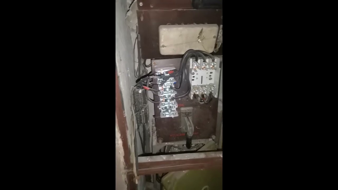 kradzież przewodów Górna 16 Otwock . Brak nadzoru ZGM Otwock.