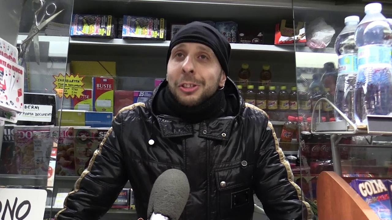 Milano, storie di edicole che resistono: 