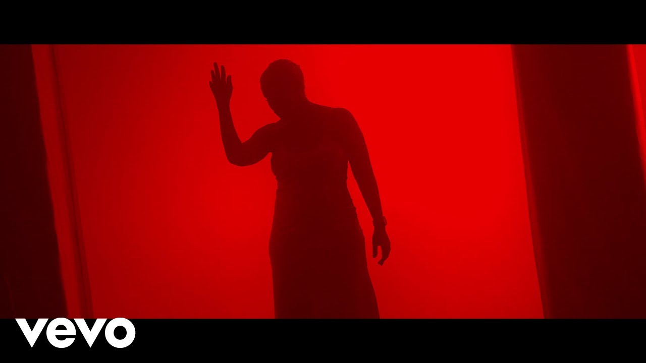 Jenifer Solidade - Alou