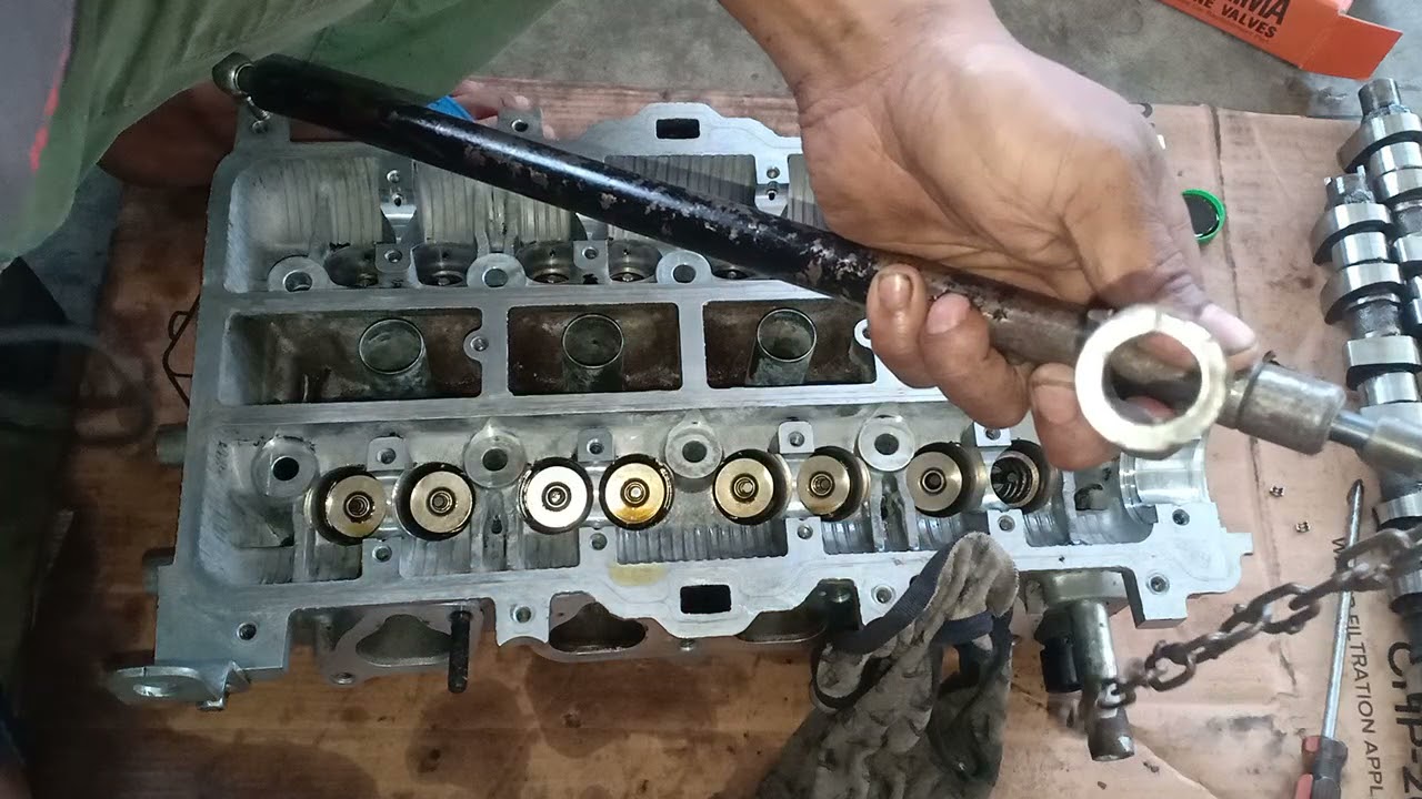 Enjin Campro | DIY teknik memasang valve key clip.