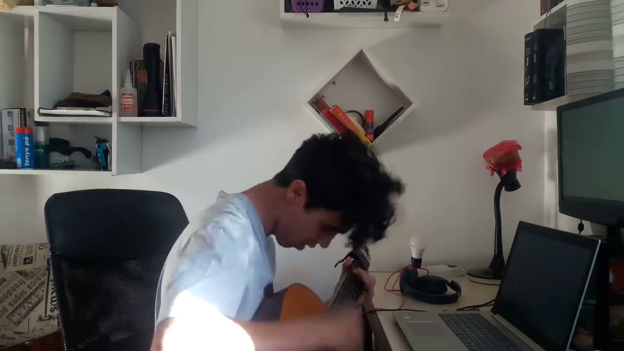 sanza cantando vermelho vibrante e noiva cadáver