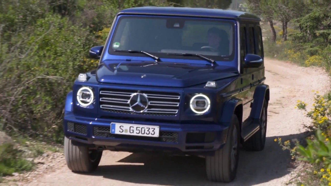 Mercedes-Benz G 500 in Brilliant blue metallic Driving Video
