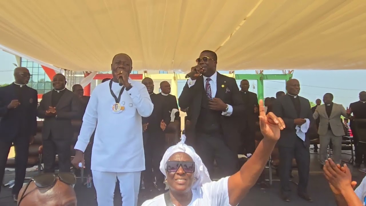 Jack Alolome and elder Mireku moves all the Pentecost Pastors on the dancing floor