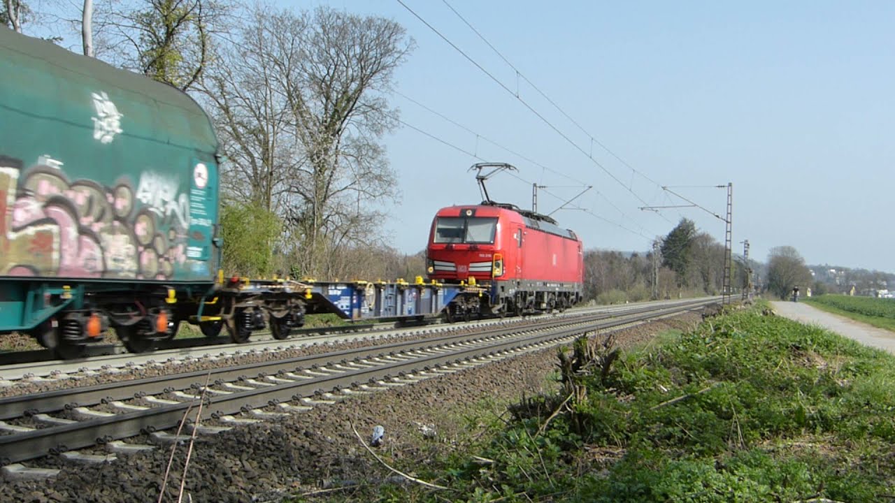 Siemens Vectron 193 im Schiebebetrieb, Class66 als Container 