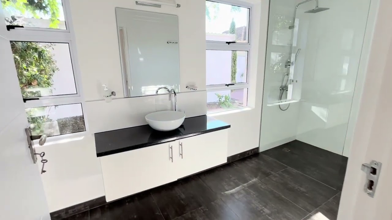 For Sale: 2 Bedroom House in Heathfield