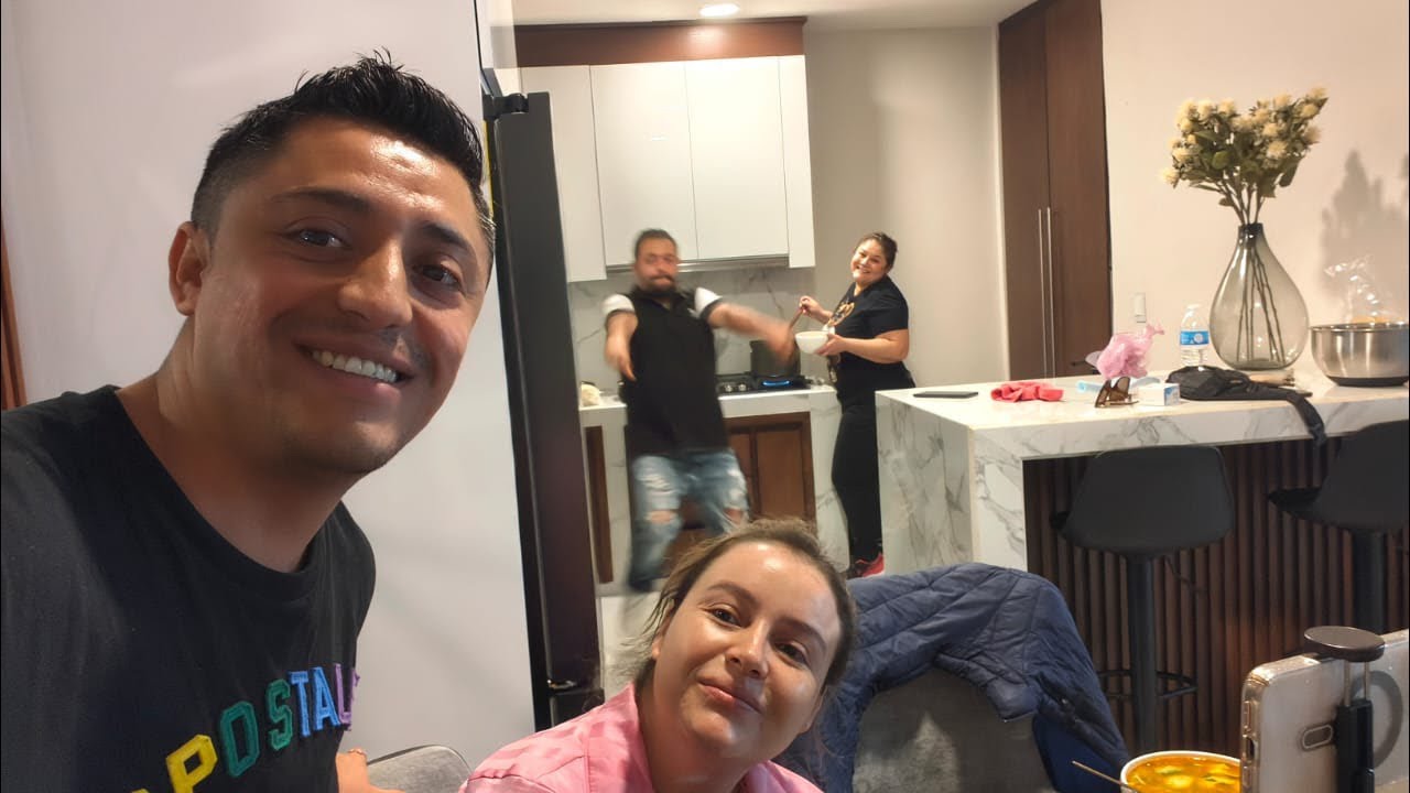 Almorzando con la familia temas