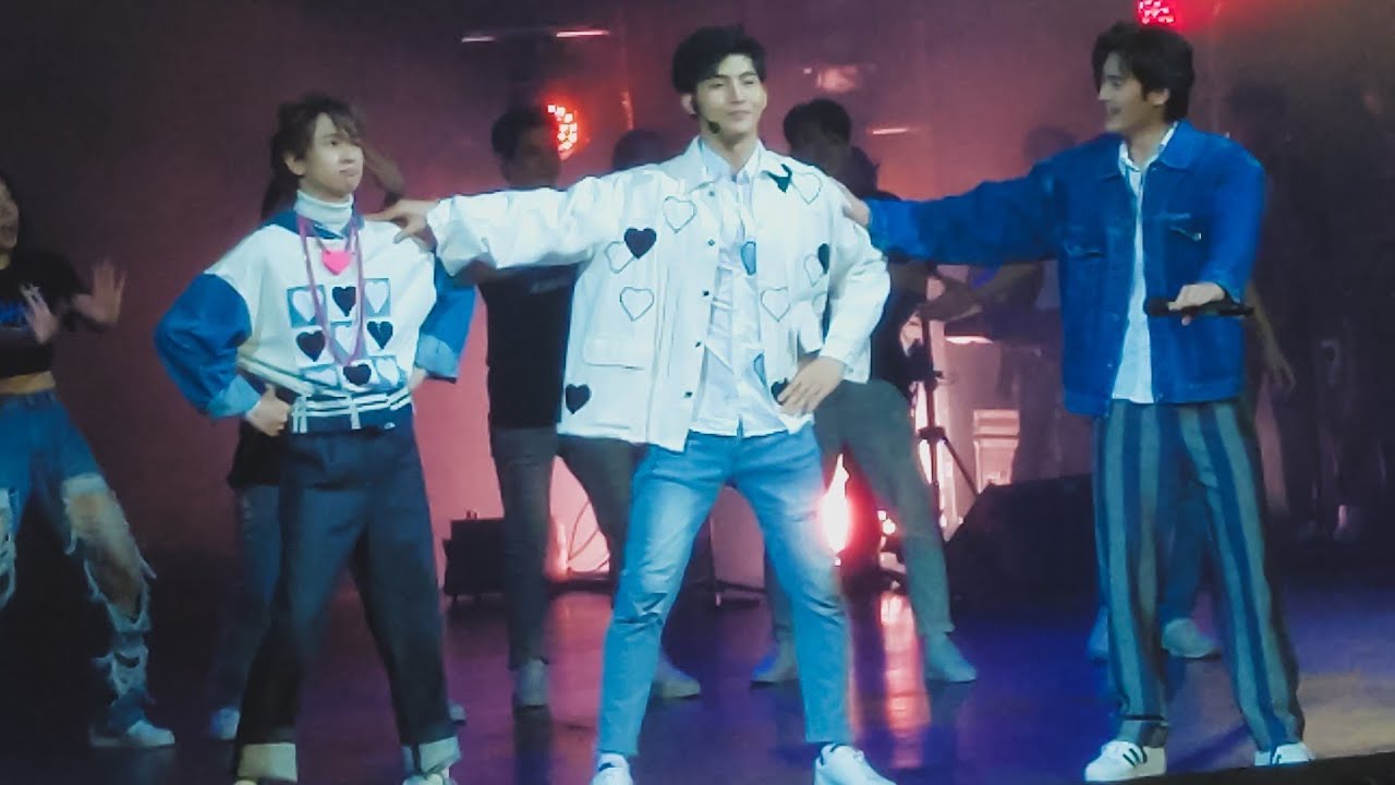 รวมโมเม้นคู่ #ohmfluke #โอห์มฟลุ้ค  จากงาน #OhmBirthdayFanMeeting (รอบ2)