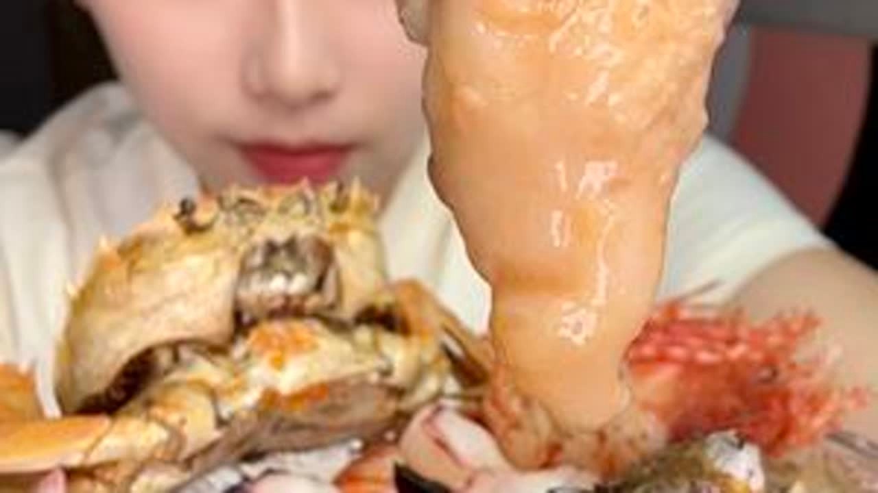 海鲜+河鲜！美味～ #藤壶#火龙虾#章鱼足#河蟹 哪个是你的爱？