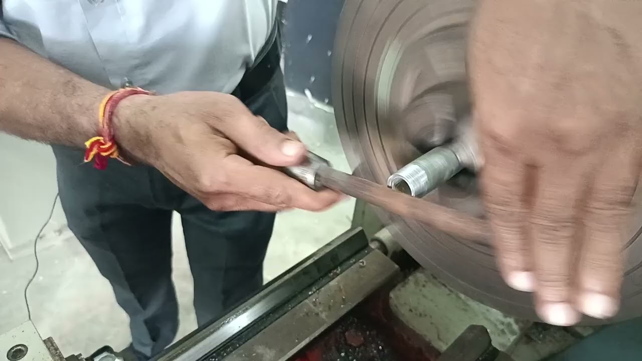 BRITISH STANDARD PIPE THREAD CUTTING ( 14 TPI ) ON LATHE MACHINE