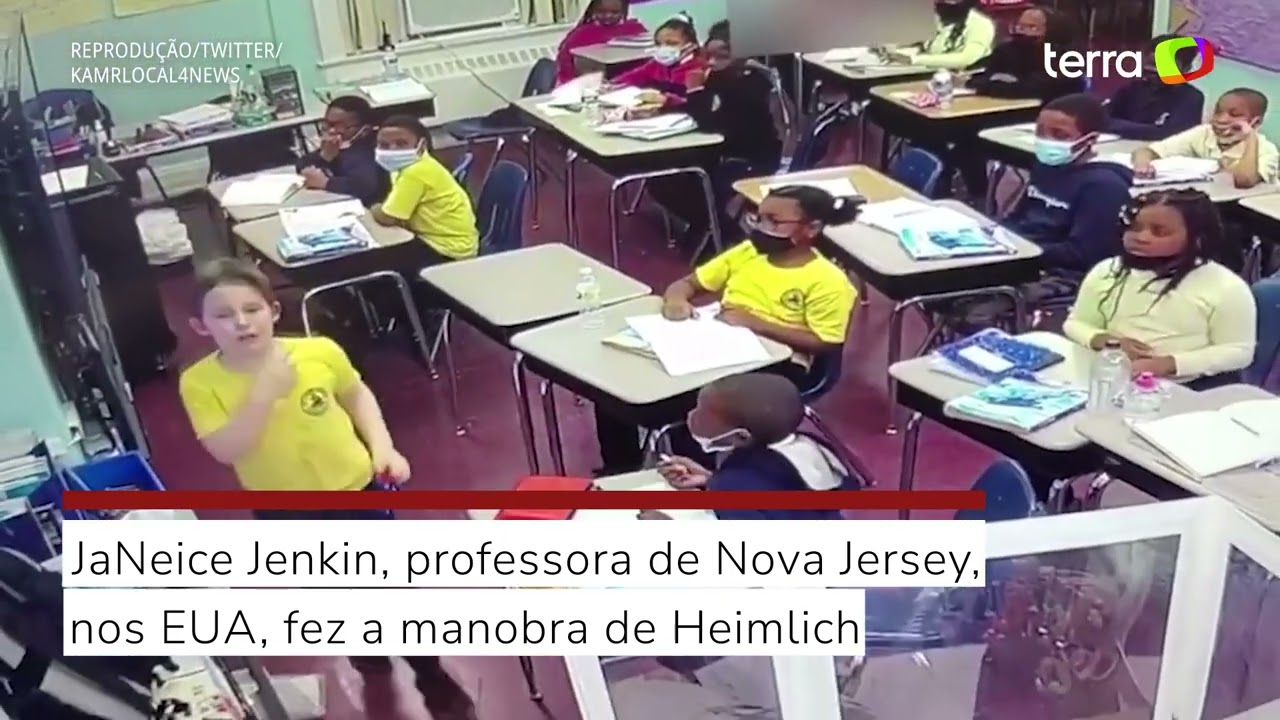 Professora salva aluno engasgado com tampa garrafa nos EUA