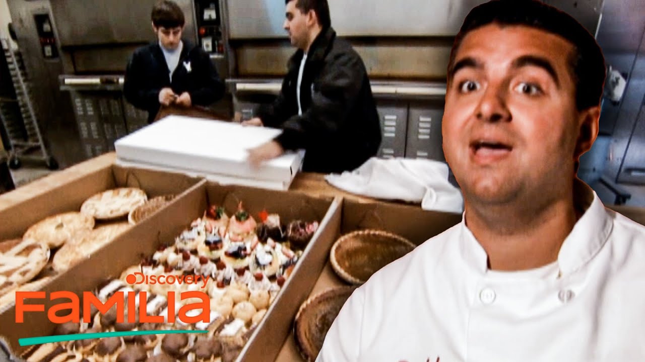 Papá Noel llega a la pastelería Carlo's | Cake Boss | Discovery Familia