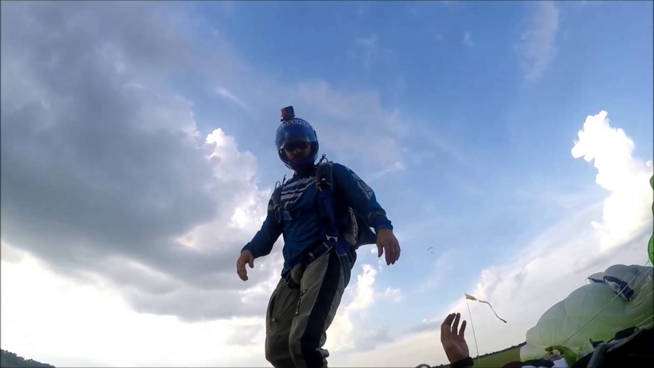 Skydive Gone Wrong - Cutaway to double malfunction - Never Give up