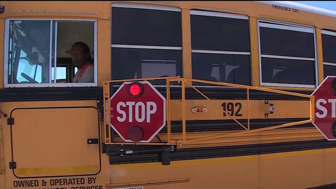 Hasta 400$ de multa por violar alto de autobuses escolares en Florida