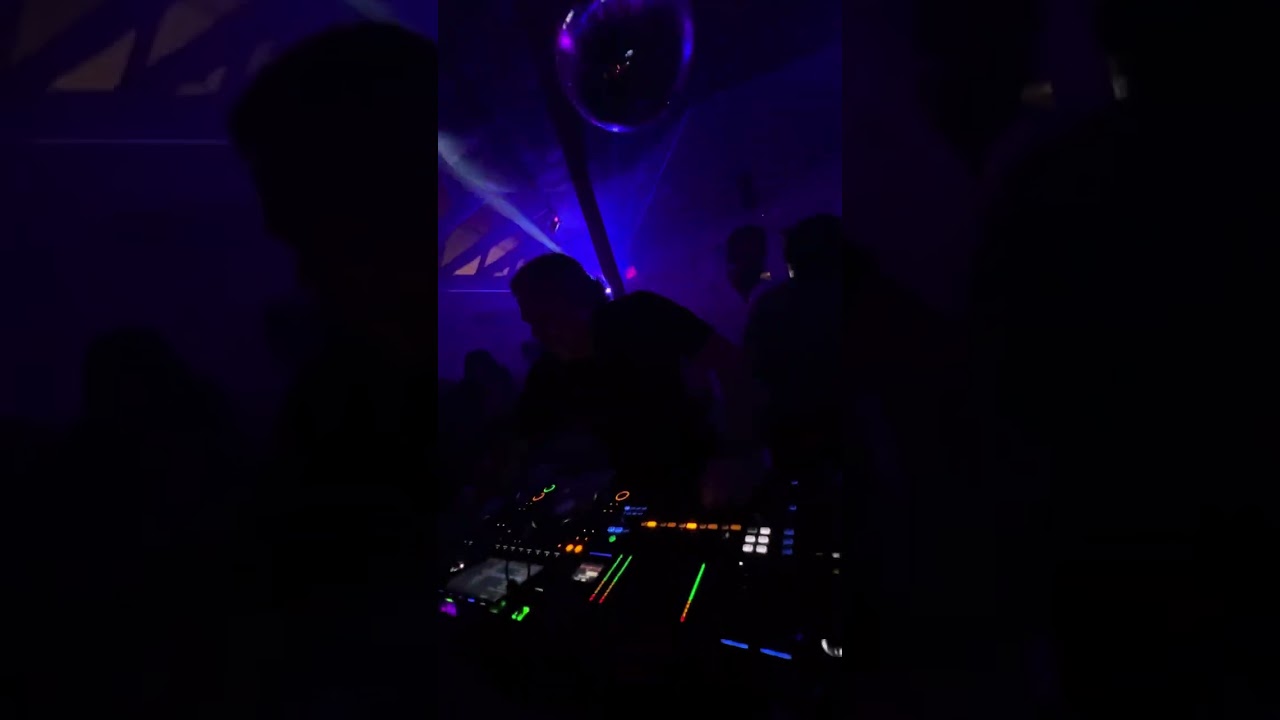 @SandyRivera - Fall For You @ZeyZeyMiami 