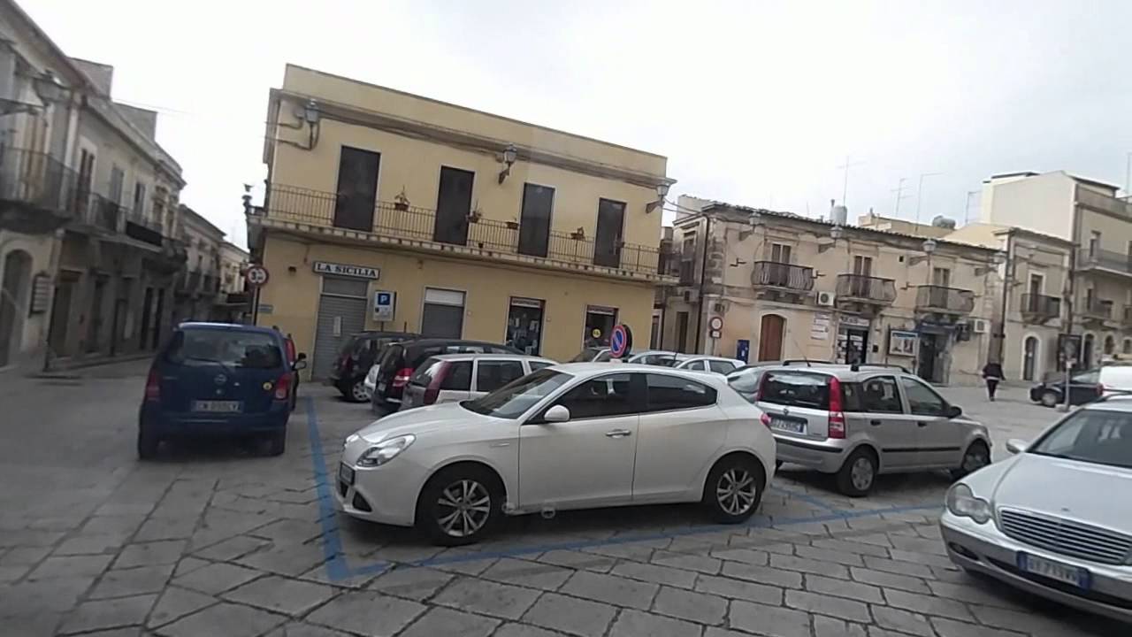 Driving a Motorhome through Chiaramonte Gulfi