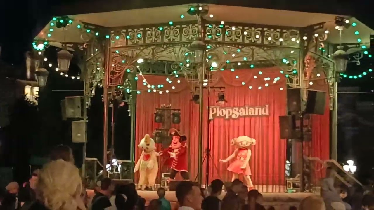 uitzwaaien Plopsa figuur nacht van abonnees