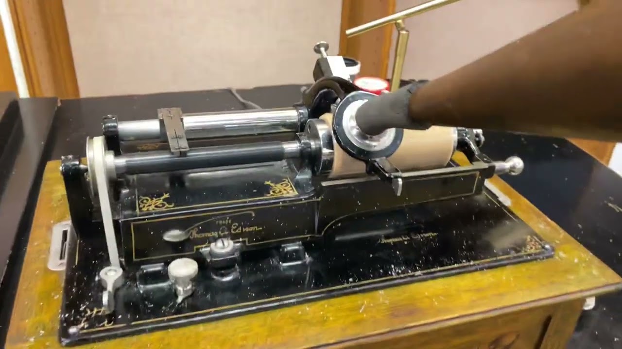 “Daisy Bell” sung by Ilse Koski, Recorded using my 1904 Edison Triumph