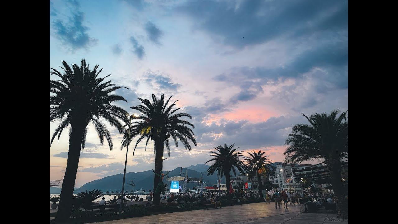 Тиват - Черногория. Улицы и магазины в центре. Tivat's streets and shops (Montenegro)