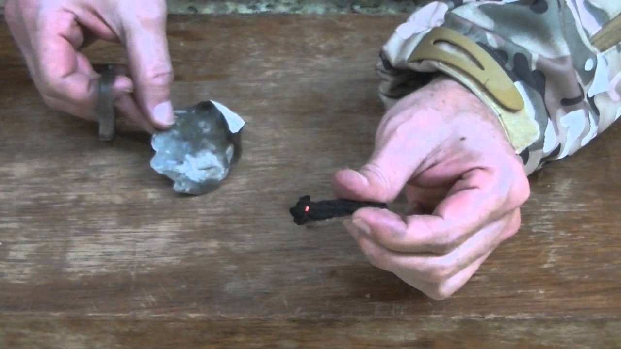 Fogo com pedra e aço - by Noinha