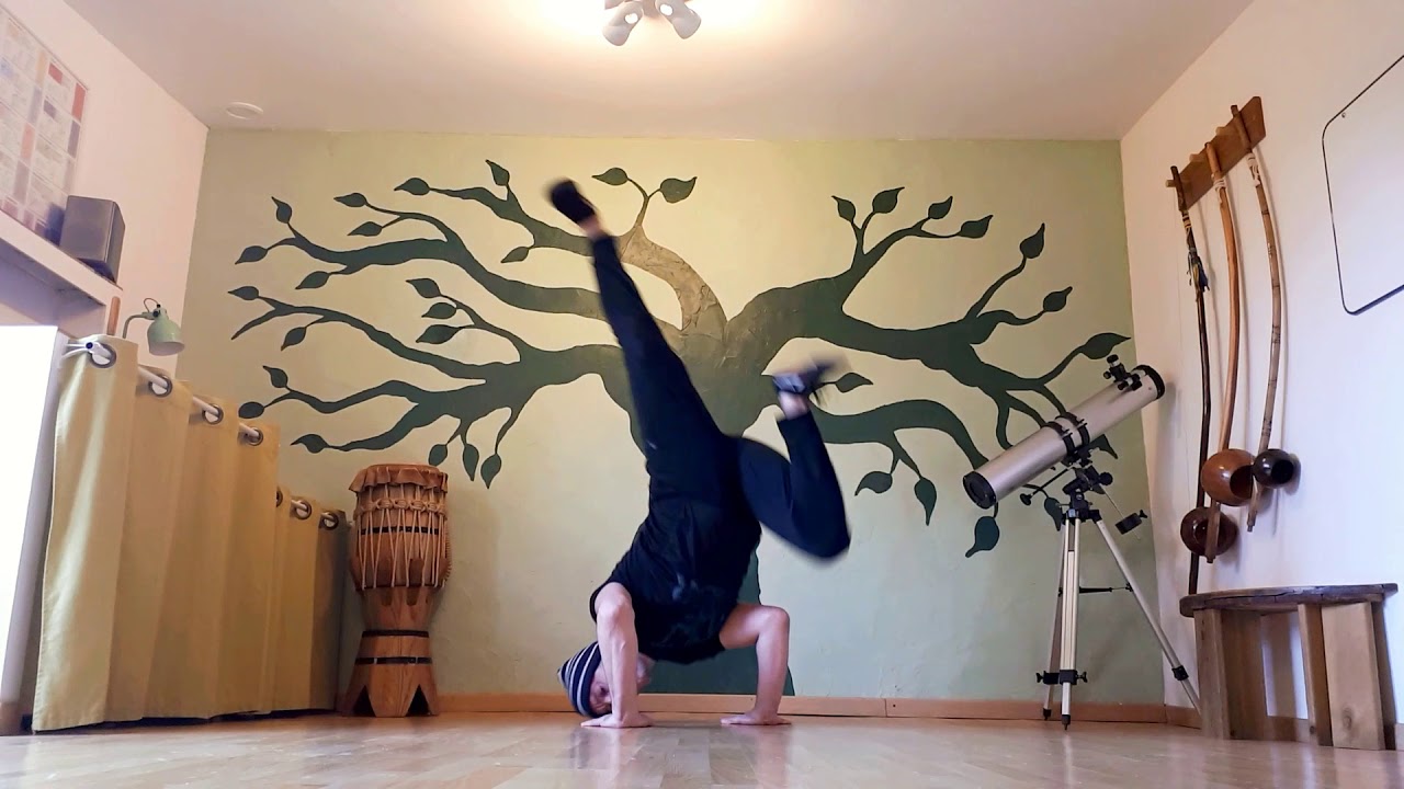 Capoeira - séquence de Mestre Armando Pekeno