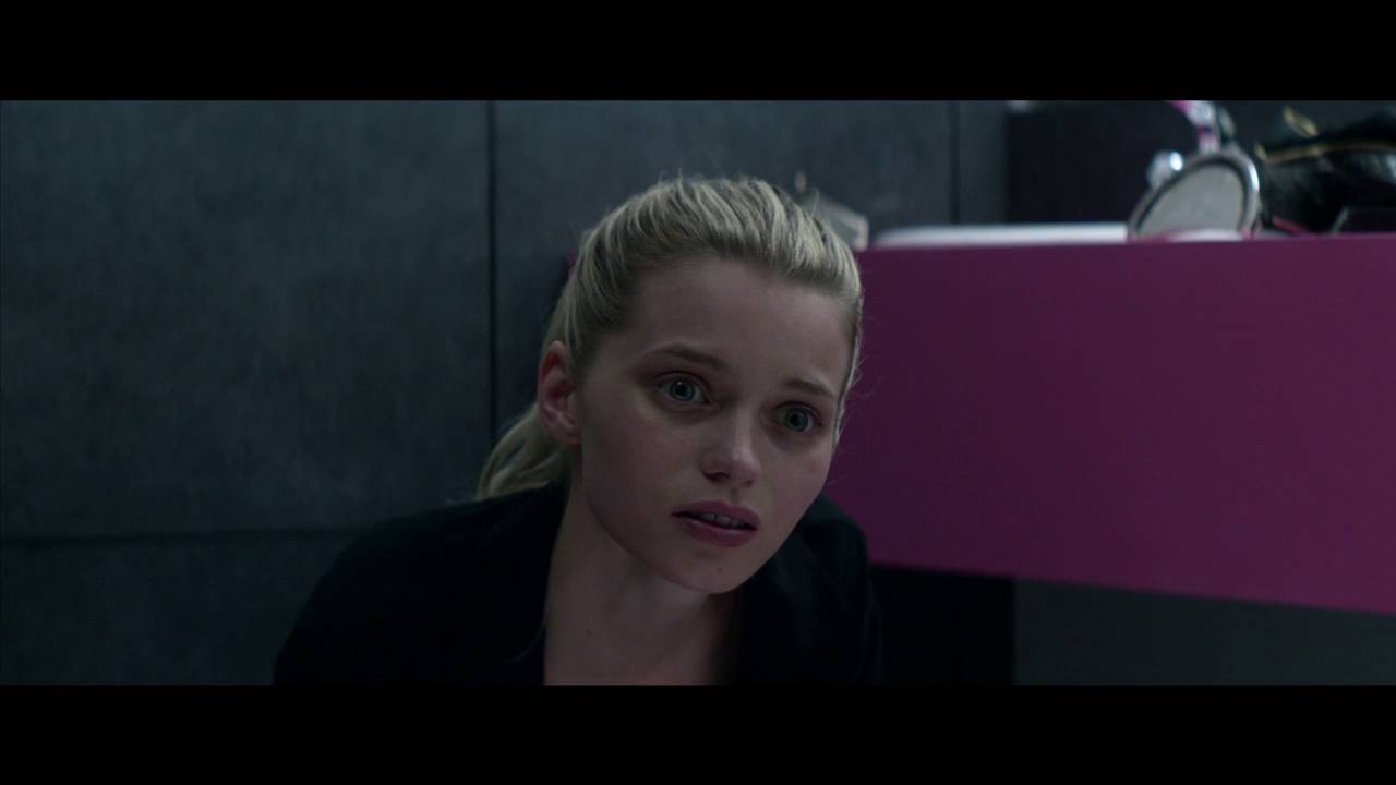 The Neon Demon- 'What's it Feel Like'' Clip
