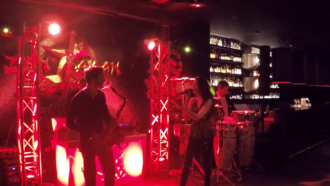 Goldtunes live feat  Elina Laivera