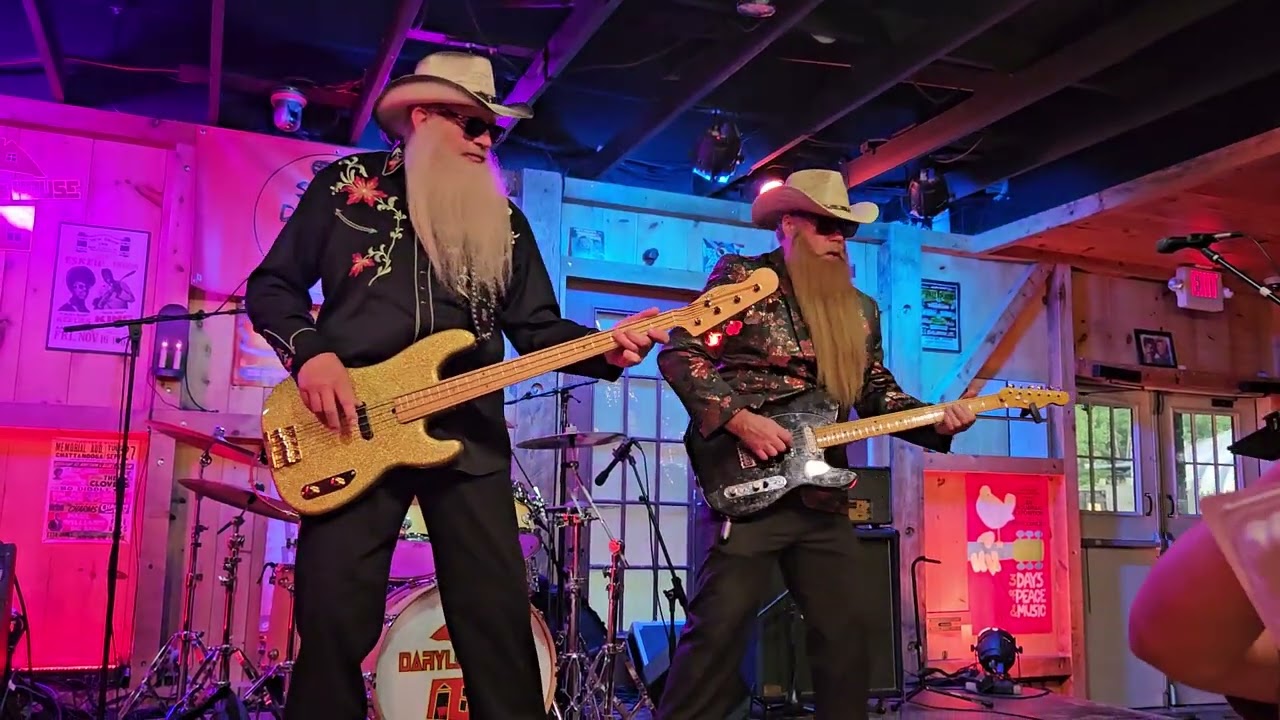 Sharp Dressed Band at Daryl's House
