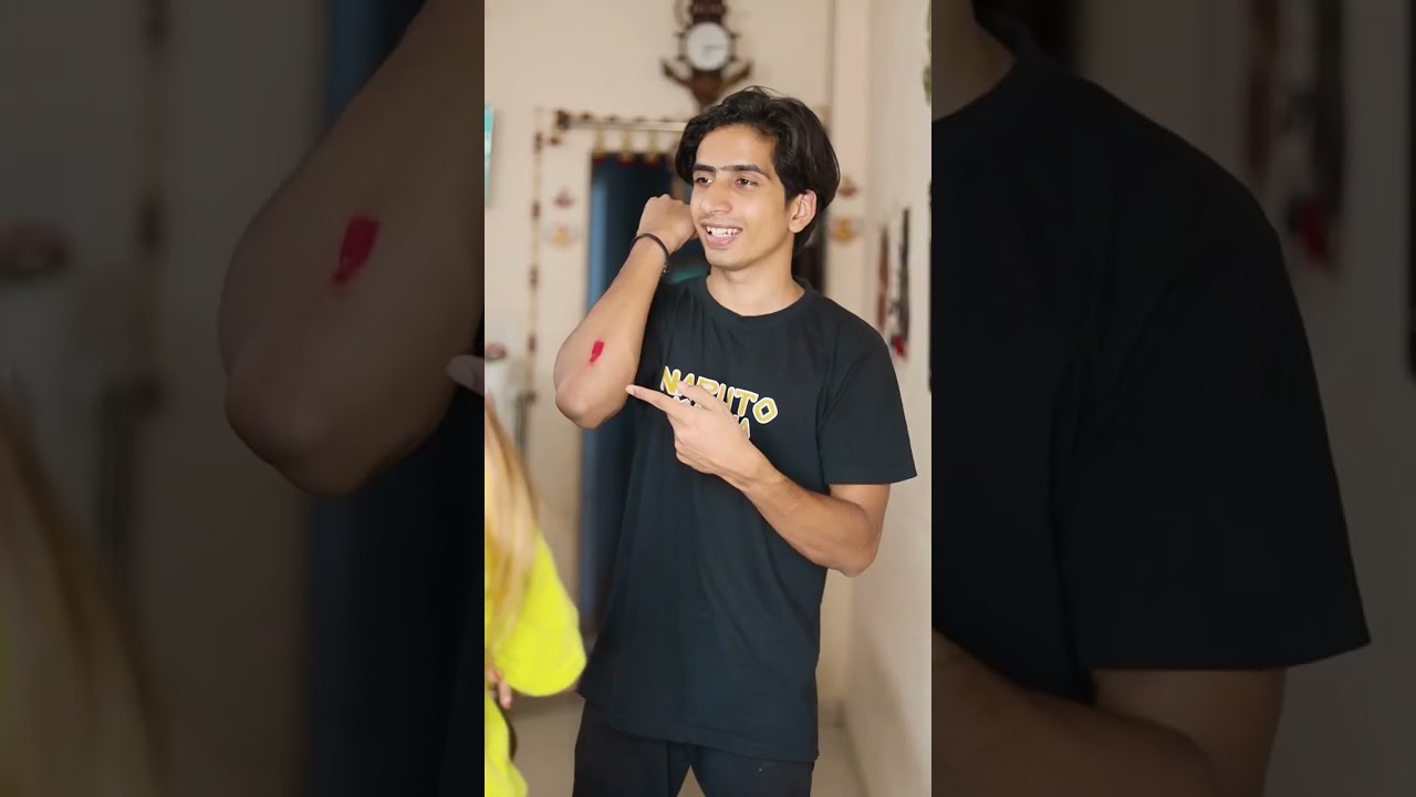Red lipstick (possessive gf ) 😱🥺 #funnyvideo #shorts #thegirls