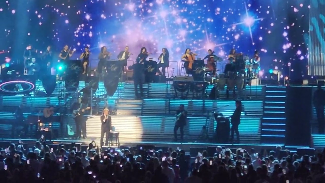 Luis Miguel en Puerto Rico 🇵🇷 20 Enero 2024 Por debajo de la mesa , No se tú.