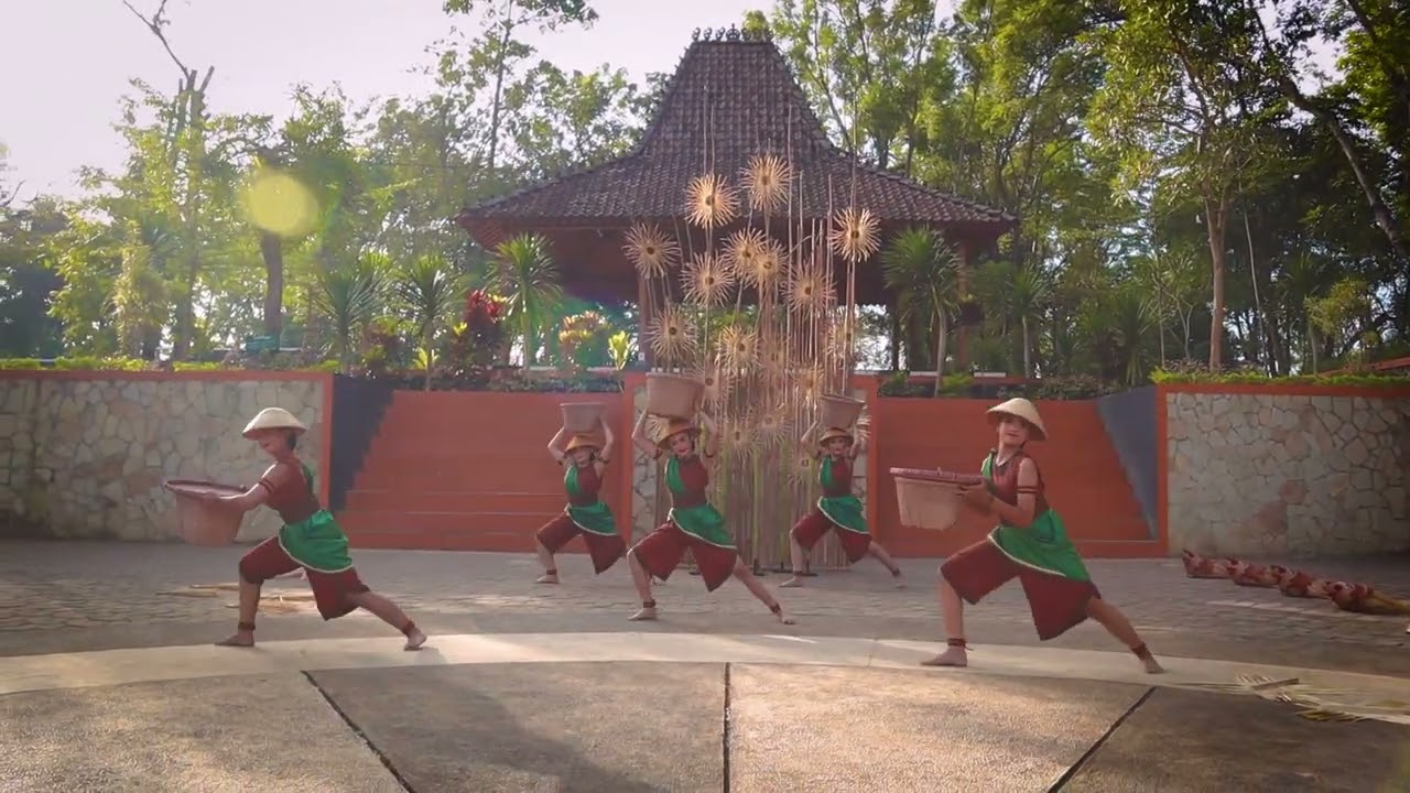 Tari Kreasi SMP Negeri 2 Purworejo - FLS2N 2022 (Tari Pring)