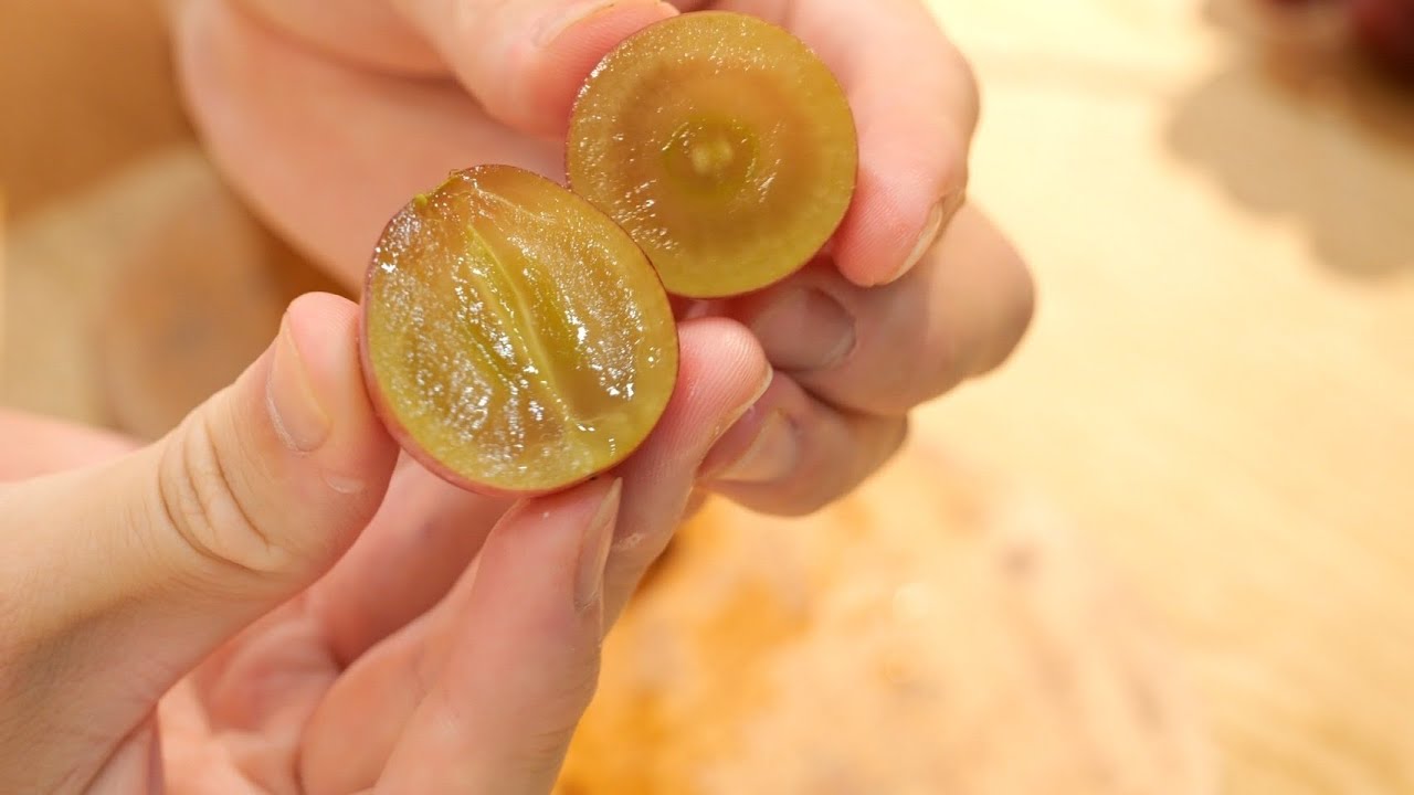 すごいフルーツ食べてみた『クイーンニーナ』