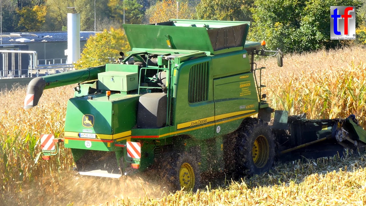 JOHN DEERE C670i Maize Harvesting /  Maisernte, Backnang, Germany, 14.10.2017.