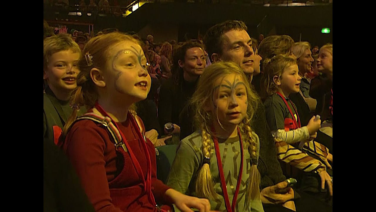 LIVE: SINTERKLAASJE KOM MAAR BINNEN (2003) @ Het Feest van Sinterklaas