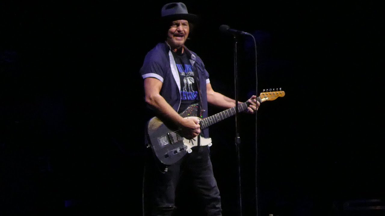 "Even Flow (Dedicated to Franco Harris)" Pearl Jam@PPG Paints Arena Pittsburgh 5/16/25